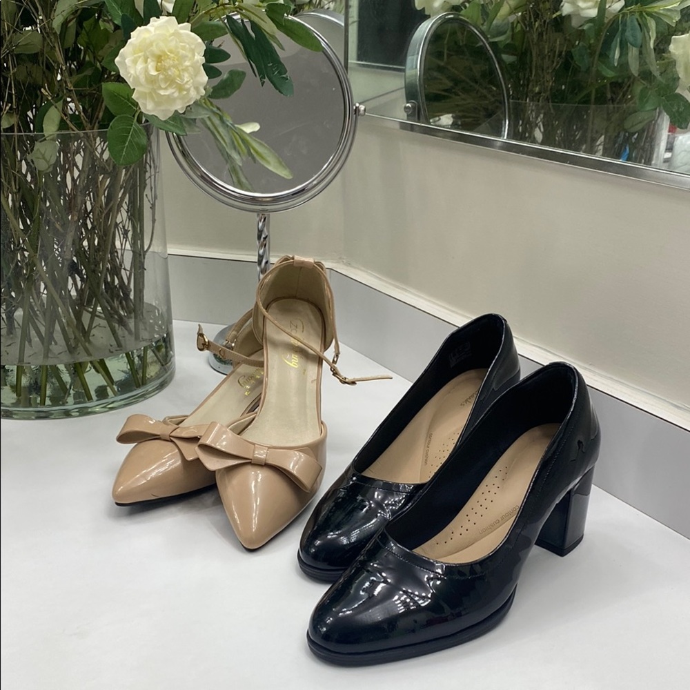 UNWORN Clarks Black/Nude Patent Heels Set